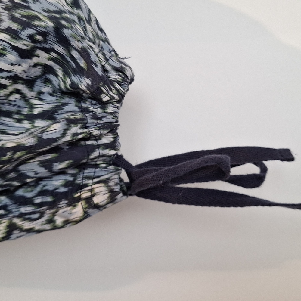 Versona Patterned Capri Pants Size Medium - image 6